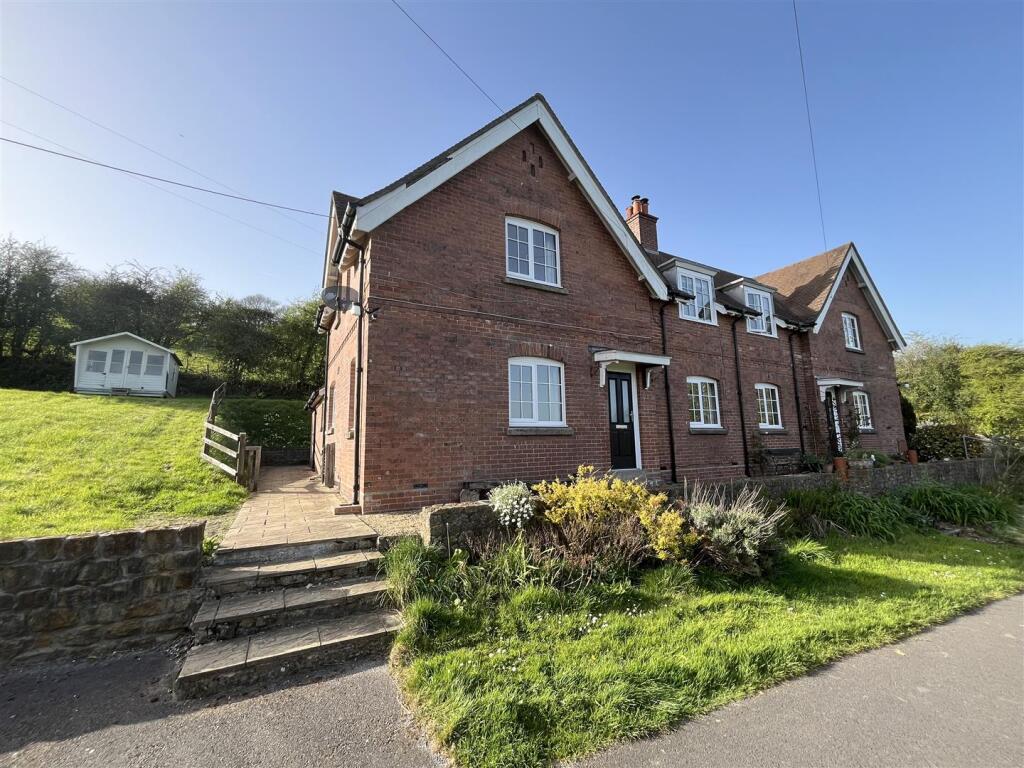 3 bed Semi Detached for rent in Beaminster. From Symonds & Sampson - Beaminster 3 bed Semi Detached for rent in Beaminster. From Symonds & Sampson - Beaminster