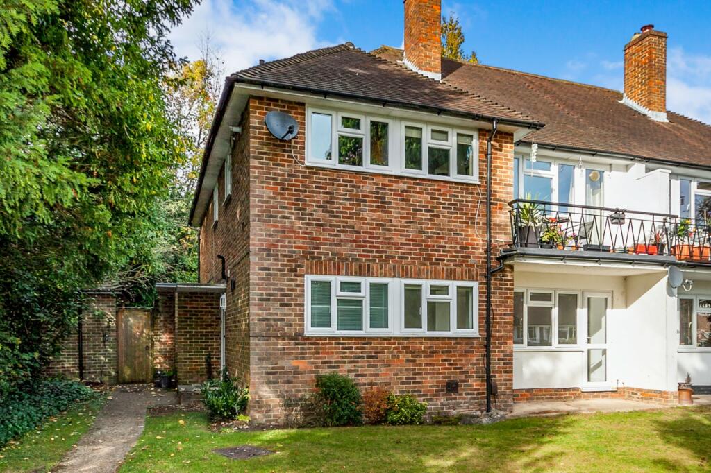 2 bed Not Specified for rent in Reigate. From Leaders - Reigate