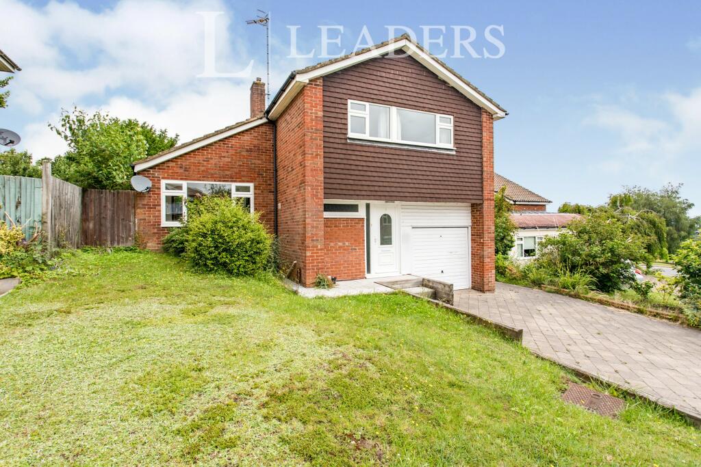 4 bed Detached House for rent in Reigate. From Leaders - Reigate