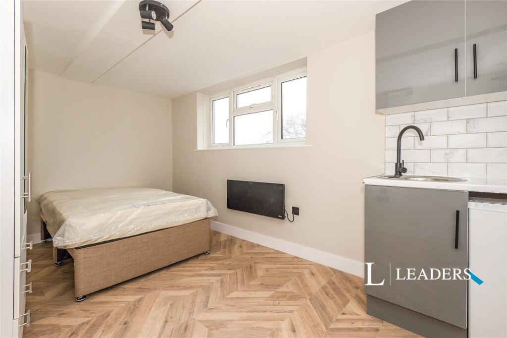4 bed House Share for rent in Irons Bottom. From Leaders Lettings - Reigate