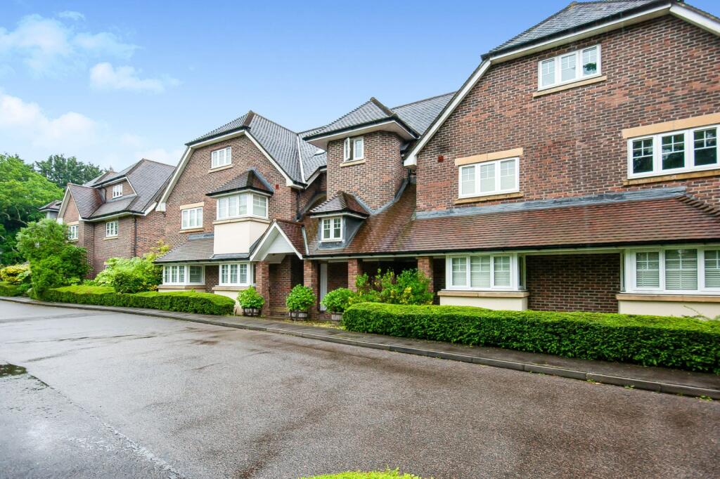 2 bed 1st Floor Flat for rent in Lower Kingswood. From Leaders Lettings - Reigate 2 bed 1st Floor Flat for rent in Lower Kingswood. From Leaders Lettings - Reigate