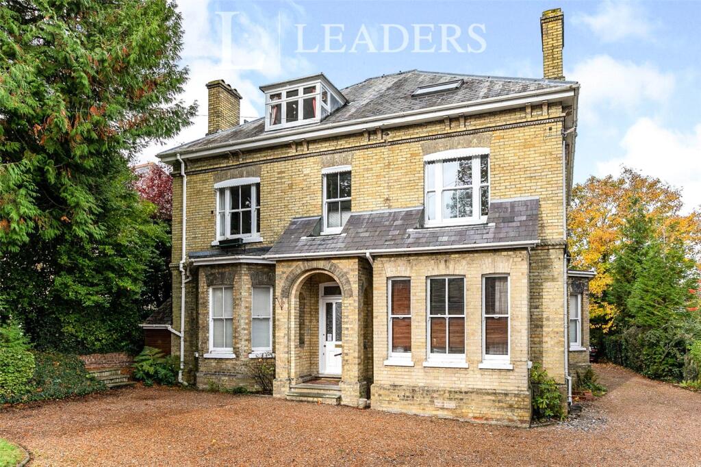 2 bed 1st Floor Flat for rent in Reigate. From Leaders Lettings - Reigate