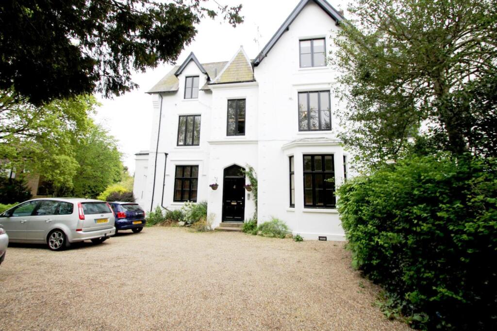 2 bed 1st Floor Flat for rent in Reigate. From Leaders Lettings - Reigate