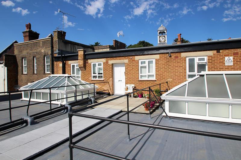 4 bed Detached for rent in Reigate. From Leaders Lettings - Reigate 4 bed Detached for rent in Reigate. From Leaders Lettings - Reigate