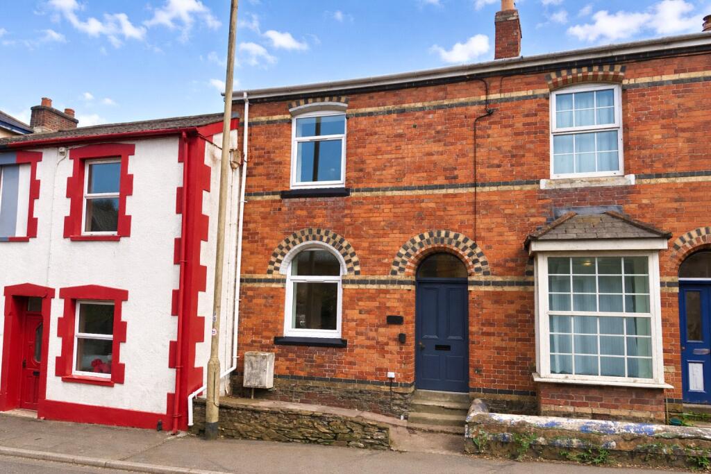 2 bed Mid Terraced House for rent in Bideford. From Webbers Property Services - Bideford