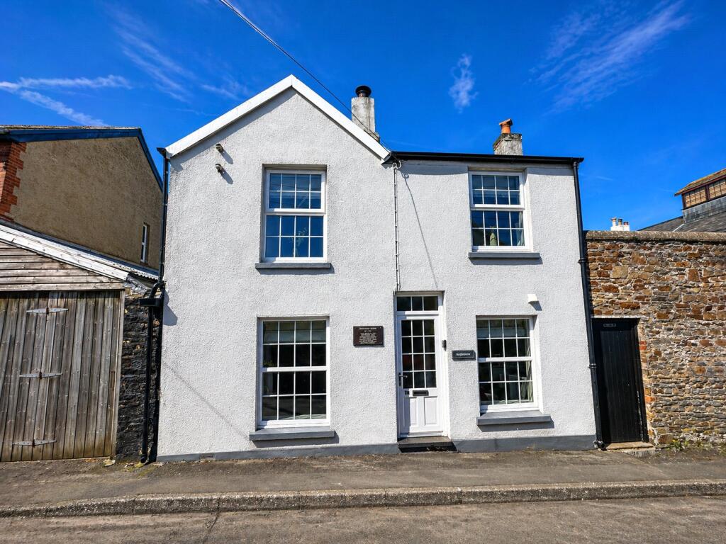 2 bed Detached for rent in Northam. From Webbers Property Services - Bideford
