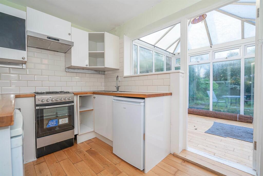 1 bed Annexe for rent in London. From Prickett & Ellis - Crouch End