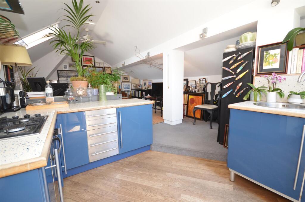 1 bed 1st Floor Flat for rent in Hornsey. From Prickett & Ellis - Crouch End 1 bed 1st Floor Flat for rent in Hornsey. From Prickett & Ellis - Crouch End