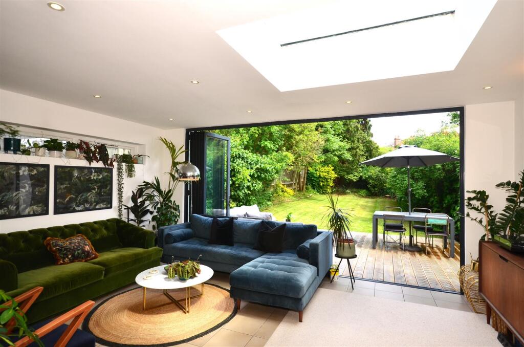 2 bed 1st Floor Flat for rent in Hornsey. From Prickett & Ellis - Crouch End 2 bed 1st Floor Flat for rent in Hornsey. From Prickett & Ellis - Crouch End
