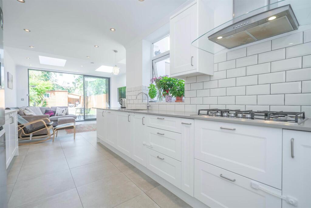 3 bed Mid Terraced House for rent in Hornsey. From Prickett & Ellis - Crouch End
