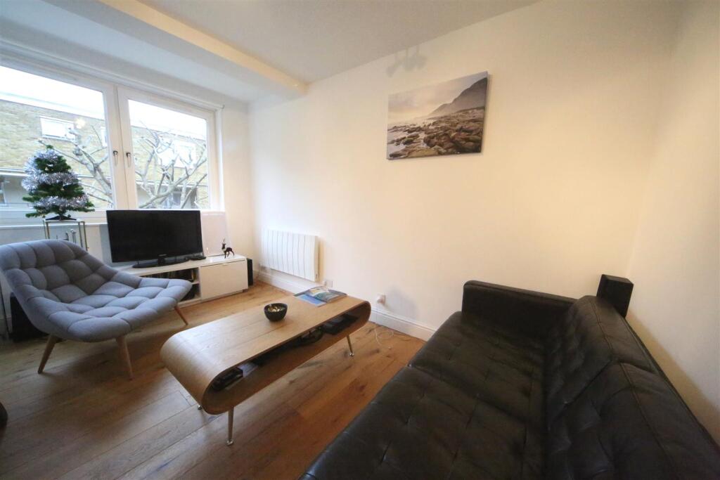 2 bed 1st Floor Flat for rent in London. From Alexanders Property Consultants - West Hampstead