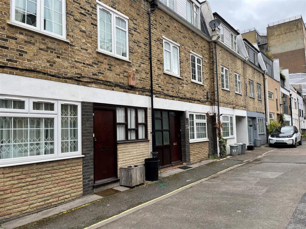 3 bed Mews for rent in London. From Alexanders Property Consultants - West Hampstead