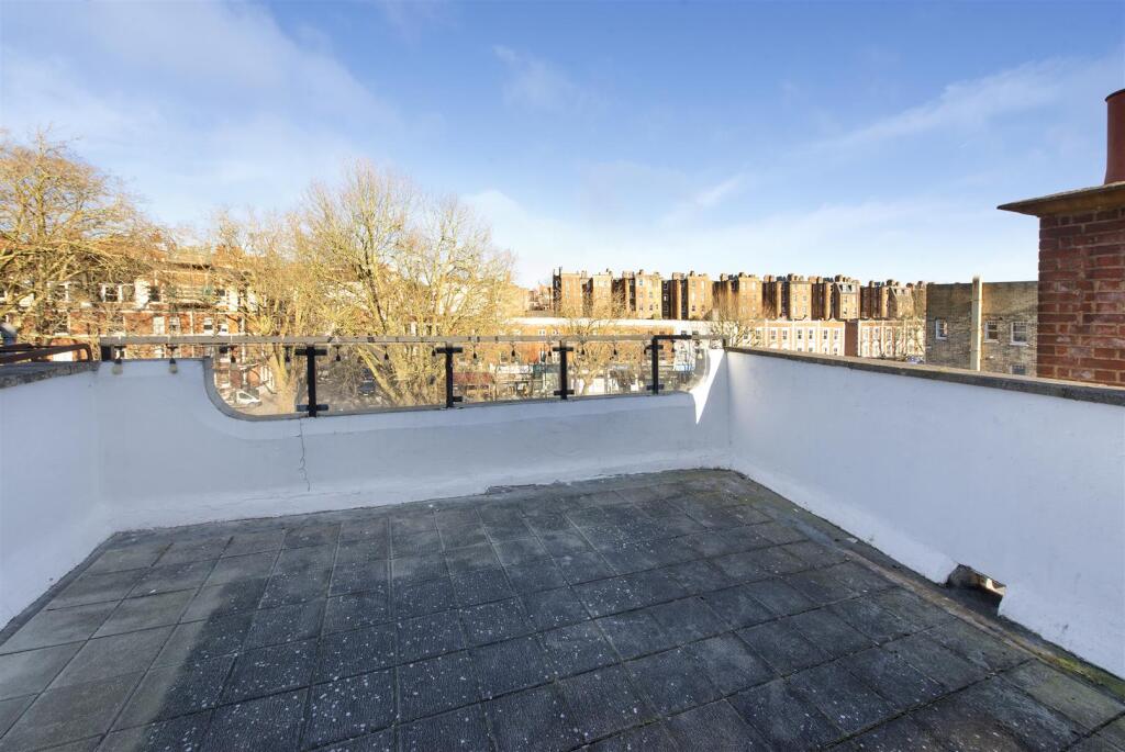 3 bed Annexe for rent in Hampstead. From Alexanders Property Consultants - West Hampstead