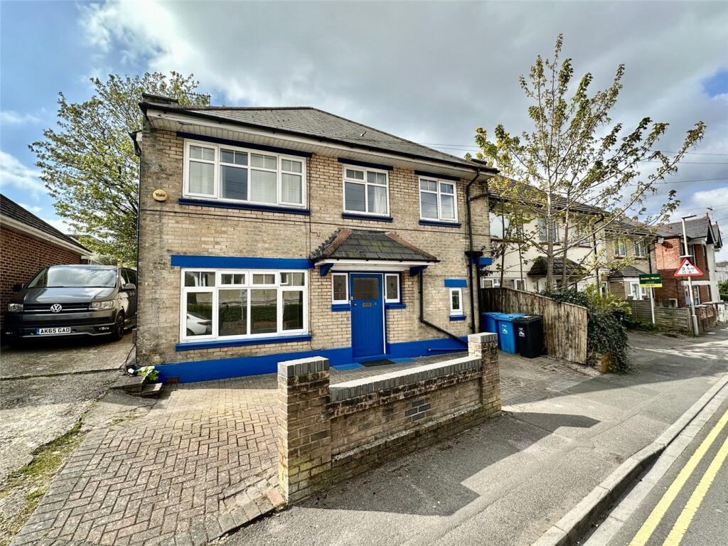 2 bed Apartment for rent in Bournemouth. From Winkworth - Westbourne