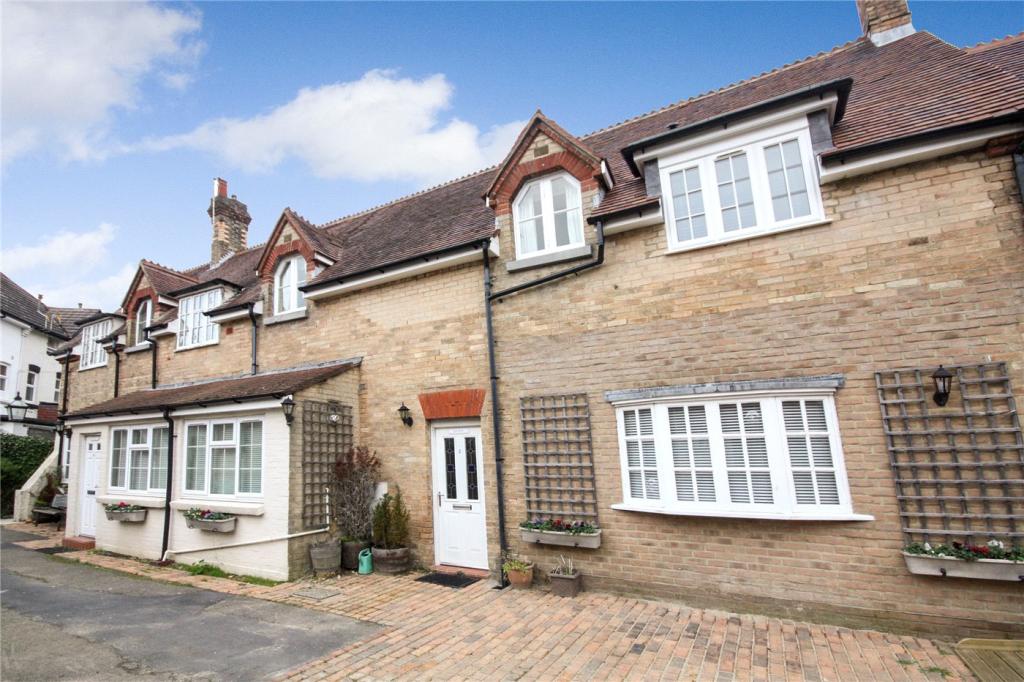 2 bed Mid Terraced House for rent in Bournemouth. From Winkworth - Westbourne 2 bed Mid Terraced House for rent in Bournemouth. From Winkworth - Westbourne