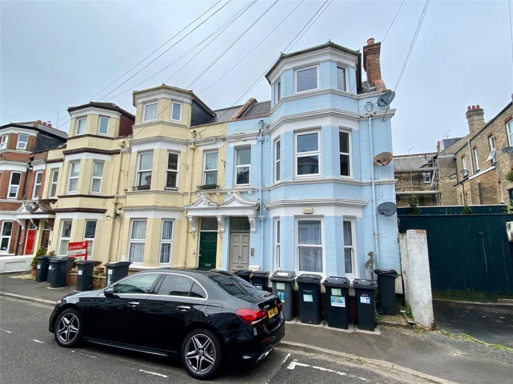 2 bed Apartment for rent in Bournemouth. From Winkworth - Westbourne 2 bed Apartment for rent in Bournemouth. From Winkworth - Westbourne