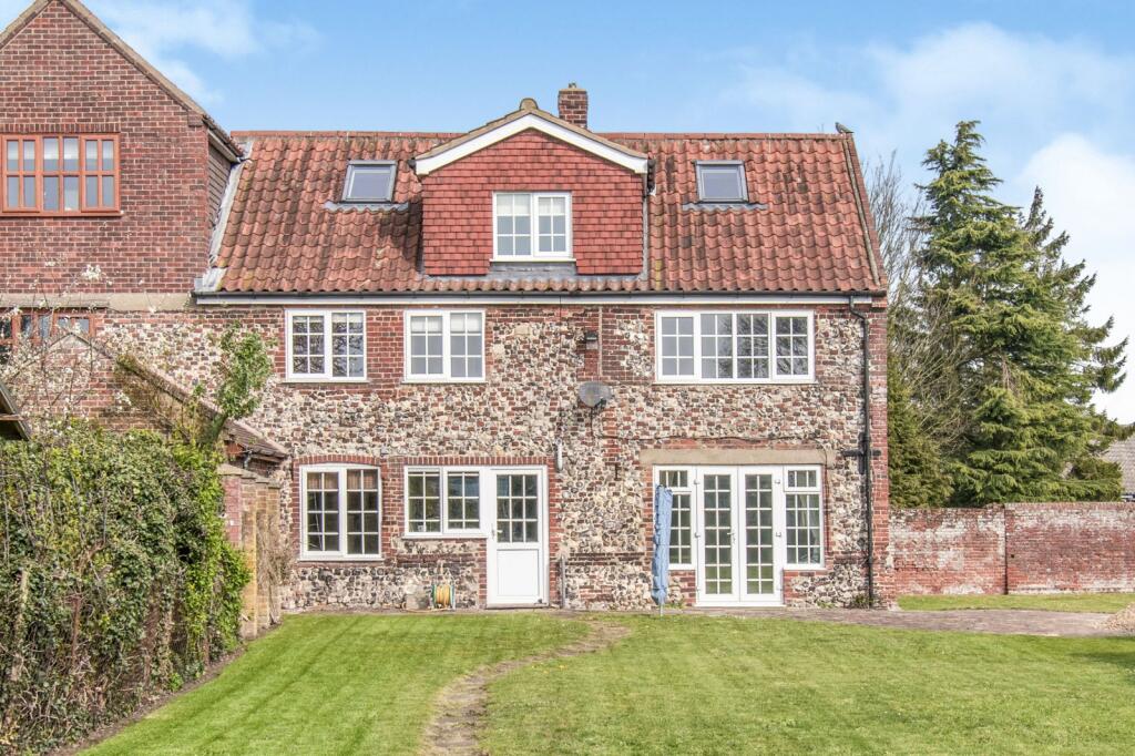 4 bed Detached for rent in Rockland St Mary. From Leaders Lettings - Norwich