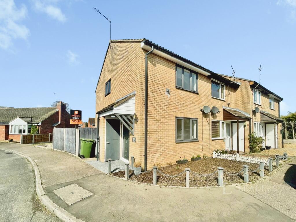 2 bed Mid Terraced House for rent in Spixworth. From Leaders Lettings - Norwich 2 bed Mid Terraced House for rent in Spixworth. From Leaders Lettings - Norwich