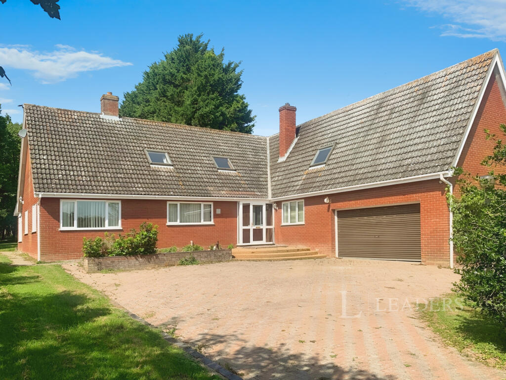 5 bed Detached for rent in Aslacton. From Leaders Lettings - Norwich