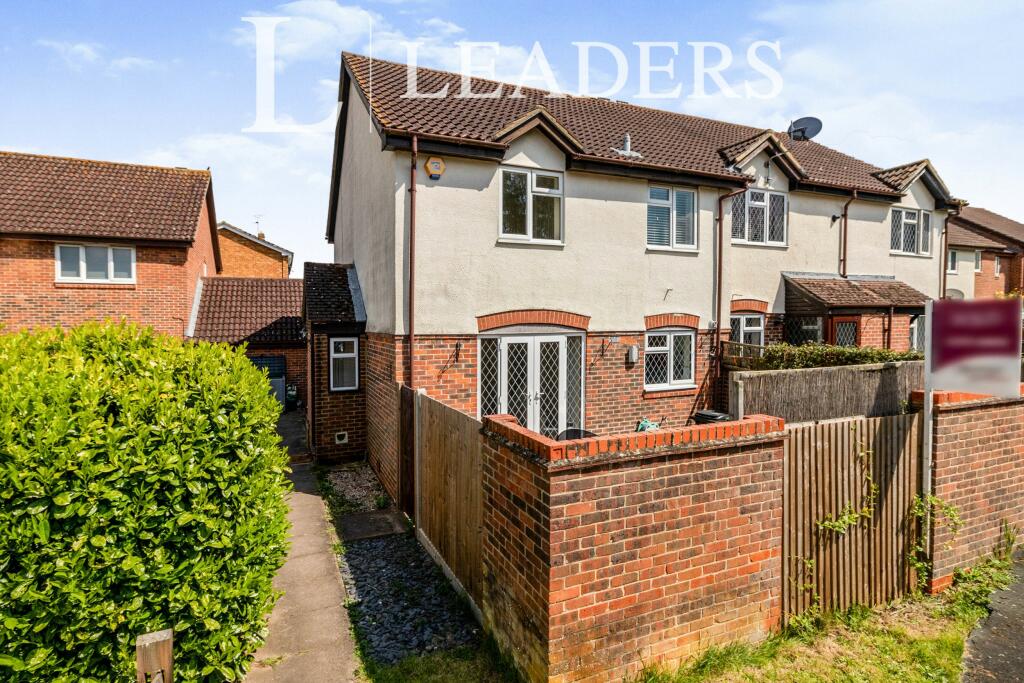 1 bed Mid Terraced House for rent in Leatherhead. From Leaders - Leatherhead