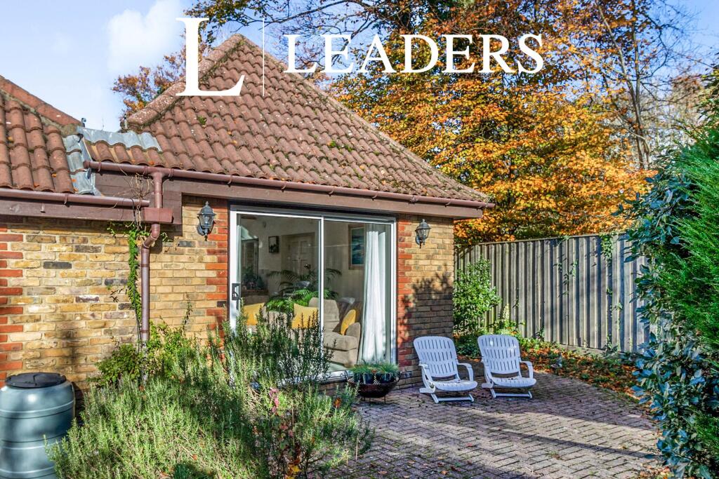 1 bed Detached for rent in Leatherhead. From Leaders Lettings - Leatherhead