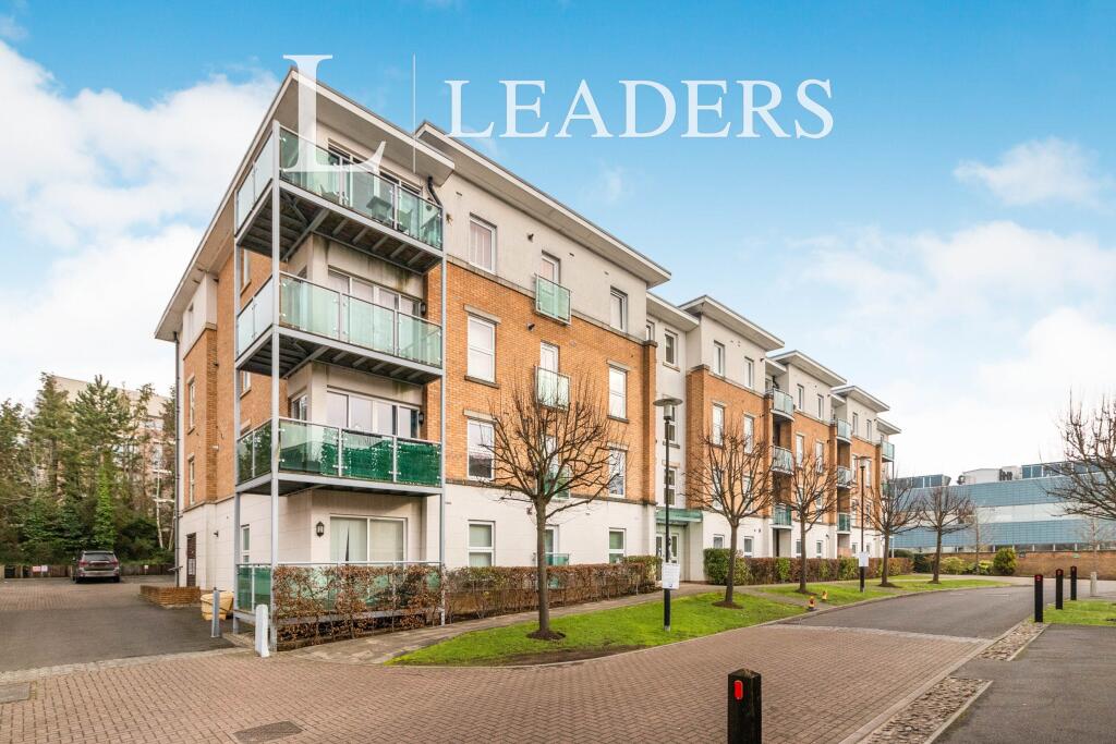 2 bed 1st Floor Flat for rent in Leatherhead. From Leaders Lettings - Leatherhead