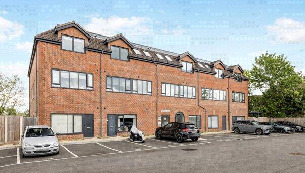 1 bed 1st Floor Flat for rent in Leatherhead. From Leaders Lettings - Leatherhead