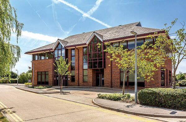1 bed 1st Floor Flat for rent in Leatherhead. From Leaders Lettings - Leatherhead