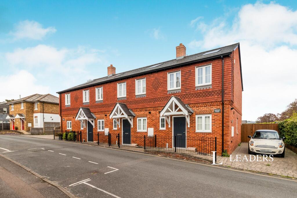 2 bed Detached for rent in Leatherhead. From Leaders Lettings - Leatherhead 2 bed Detached for rent in Leatherhead. From Leaders Lettings - Leatherhead