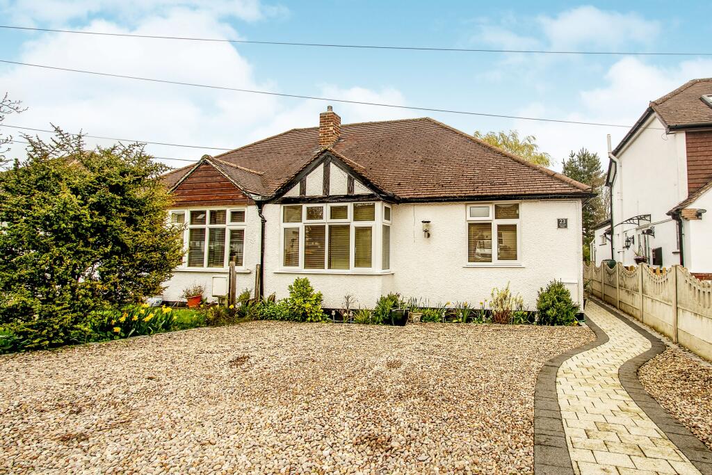 3 bed Bungalow for rent in Leatherhead. From Leaders Lettings - Leatherhead