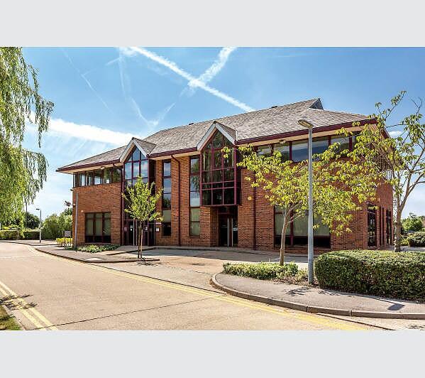 2 bed 1st Floor Flat for rent in Leatherhead. From Leaders Lettings - Leatherhead