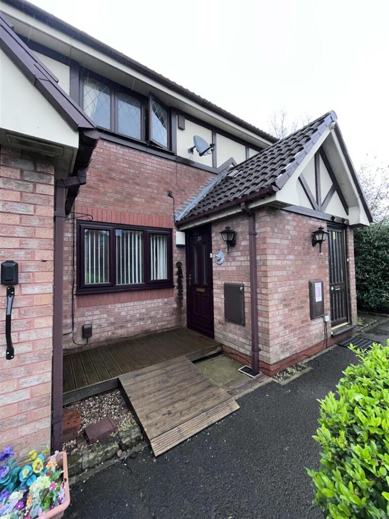 1 bed 1st Floor Flat for rent in Ashton-under-Lyne. From W C Dawson & Son Ltd - Stalybridge 1 bed 1st Floor Flat for rent in Ashton-under-Lyne. From W C Dawson & Son Ltd - Stalybridge