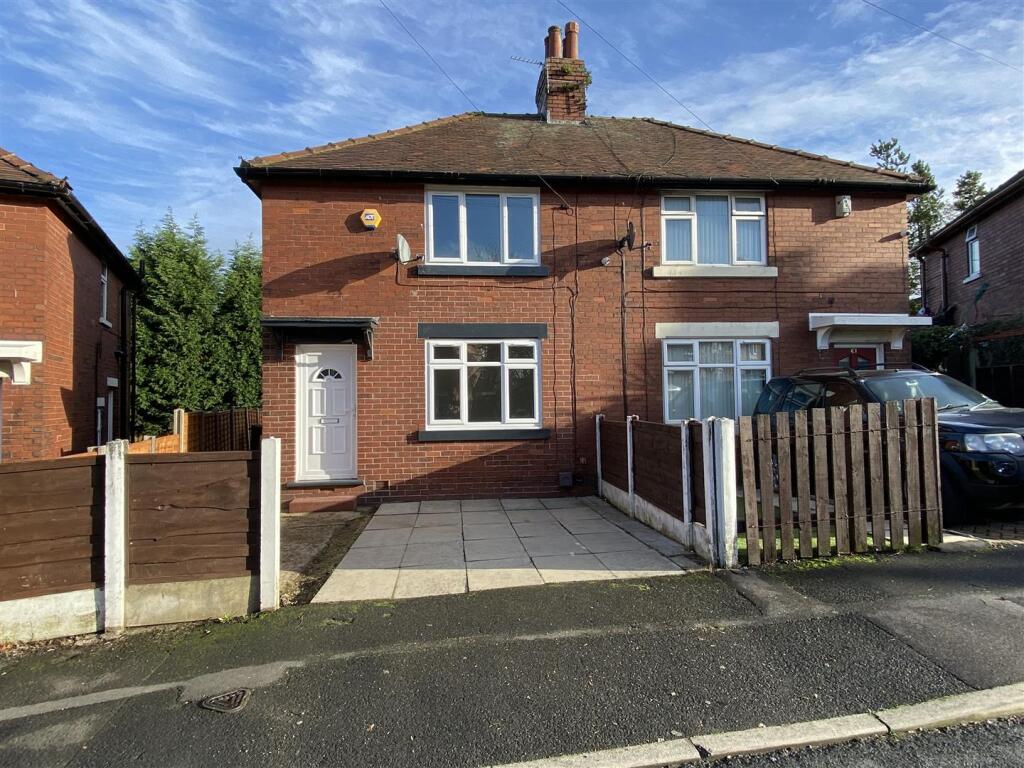 2 bed Semi Detached for rent in Ashton-under-Lyne. From W C Dawson & Son Ltd - Stalybridge 2 bed Semi Detached for rent in Ashton-under-Lyne. From W C Dawson & Son Ltd - Stalybridge