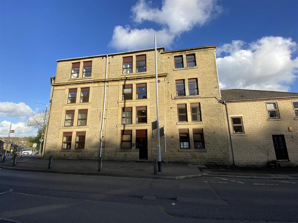 1 bed 1st Floor Flat for rent in Mossley. From W C Dawson & Son Ltd - Stalybridge 1 bed 1st Floor Flat for rent in Mossley. From W C Dawson & Son Ltd - Stalybridge
