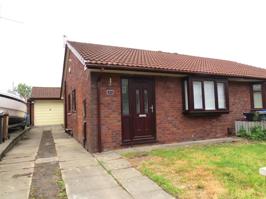 2 bed Bungalow for rent in Ashton-under-Lyne. From W C Dawson & Son Ltd - Stalybridge