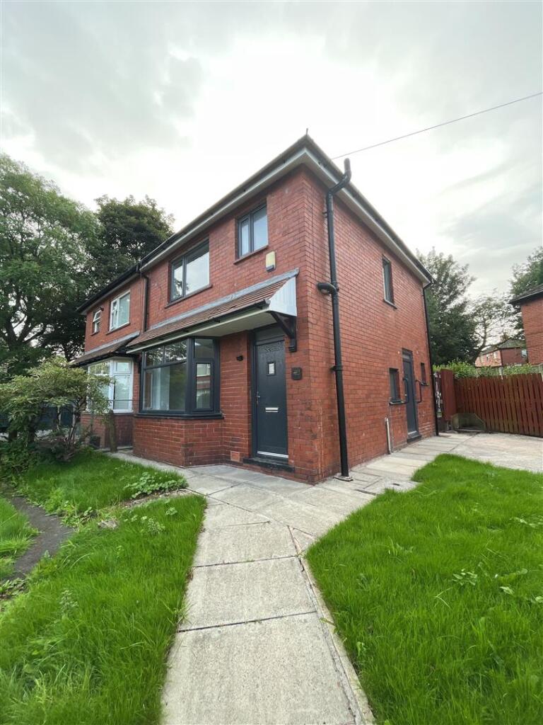 3 bed Semi Detached for rent in Stalybridge. From W C Dawson & Son Ltd - Stalybridge 3 bed Semi Detached for rent in Stalybridge. From W C Dawson & Son Ltd - Stalybridge