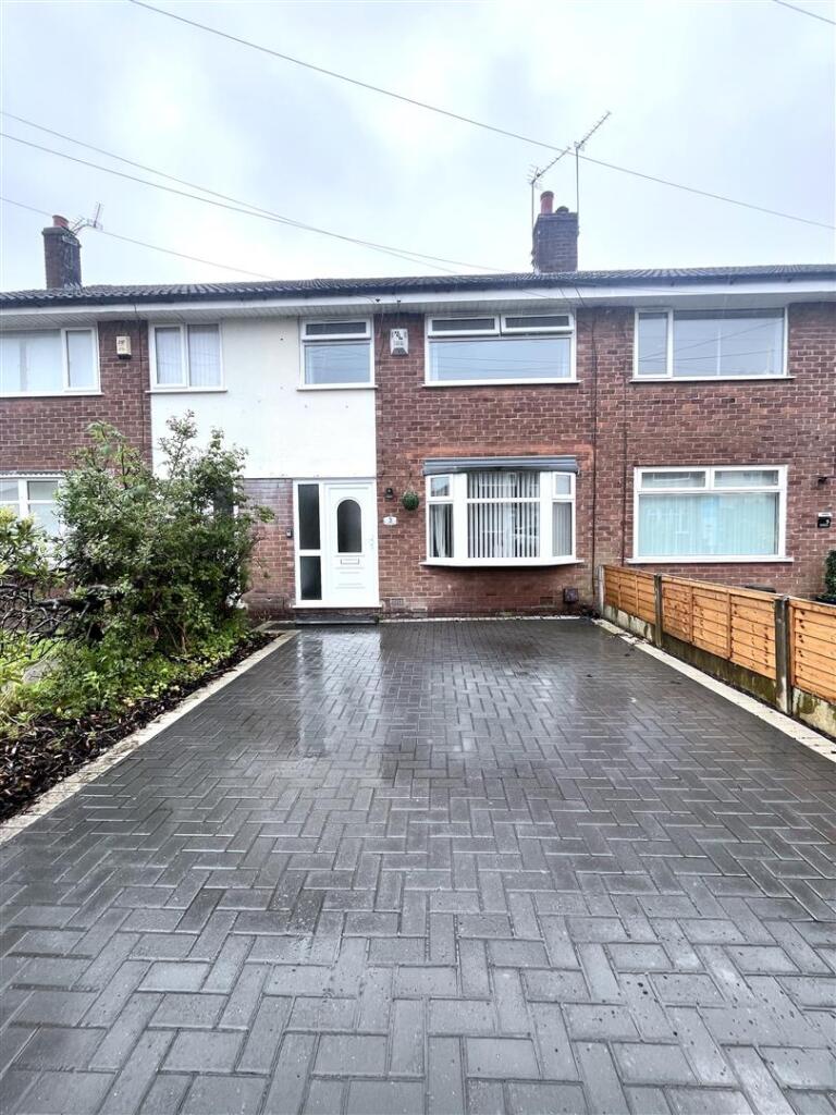 3 bed Mews for rent in Hyde. From W C Dawson & Son Ltd - Stalybridge