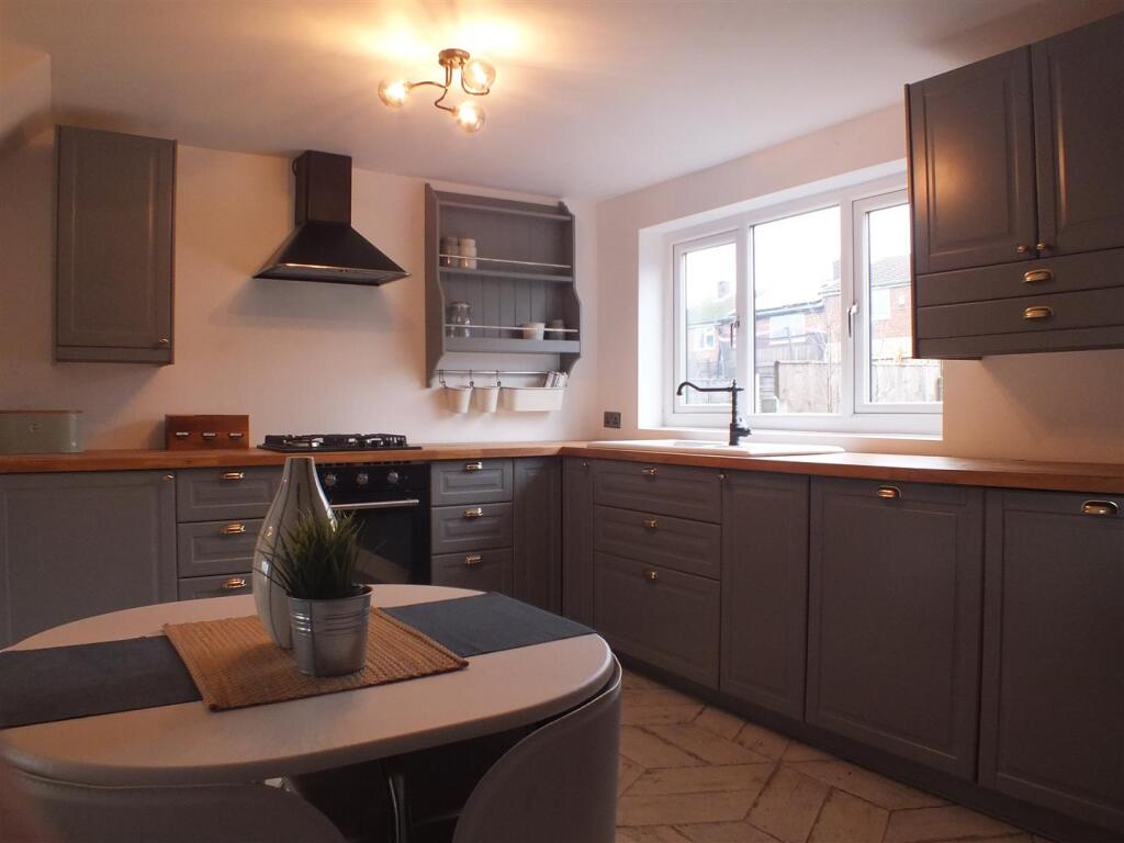3 bed Semi Detached for rent in Dukinfield. From W C Dawson & Son Ltd - Stalybridge