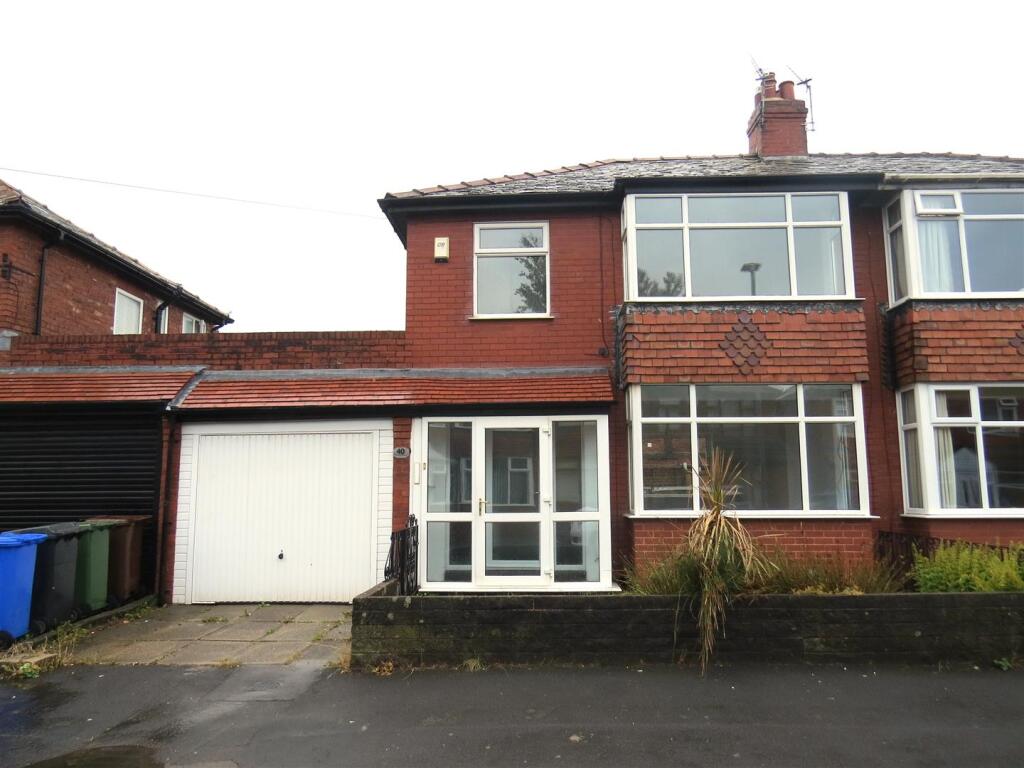 3 bed Detached for rent in Ashton-under-Lyne. From W C Dawson & Son Ltd - Stalybridge