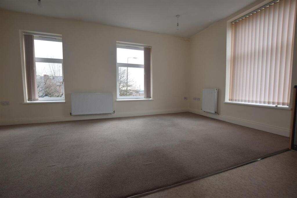 1 bed Apartment for rent in Ashton-under-Lyne. From W C Dawson & Son Ltd - Stalybridge