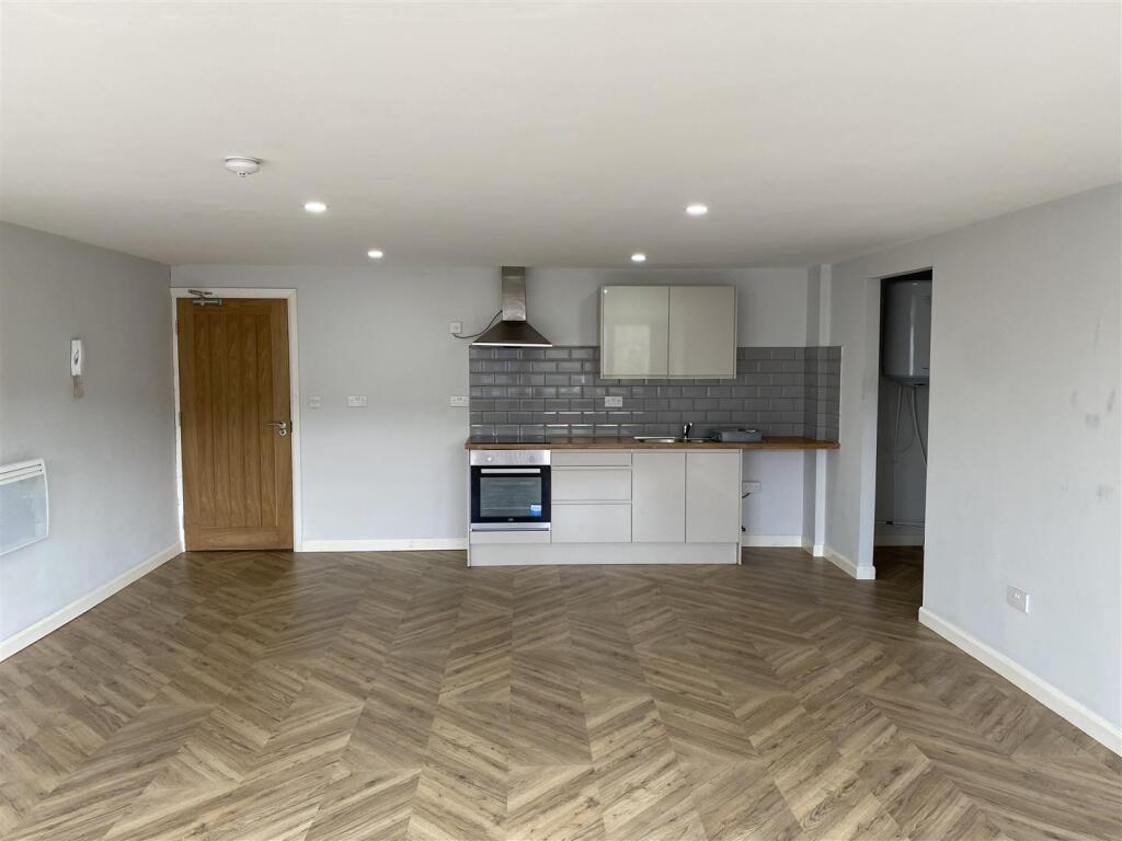 1 bed 1st Floor Flat for rent in Stalybridge. From W C Dawson & Son Ltd - Stalybridge 1 bed 1st Floor Flat for rent in Stalybridge. From W C Dawson & Son Ltd - Stalybridge