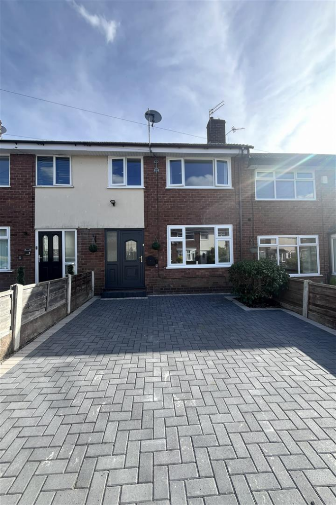 3 bed Mid Terraced House for rent in Hyde. From W C Dawson & Son Ltd - Stalybridge 3 bed Mid Terraced House for rent in Hyde. From W C Dawson & Son Ltd - Stalybridge