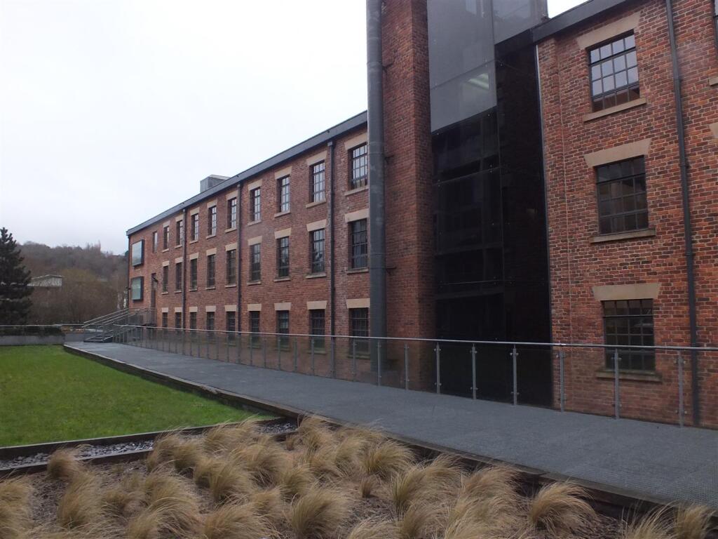 1 bed Apartment for rent in Stalybridge. From W C Dawson & Son Ltd - Stalybridge 1 bed Apartment for rent in Stalybridge. From W C Dawson & Son Ltd - Stalybridge