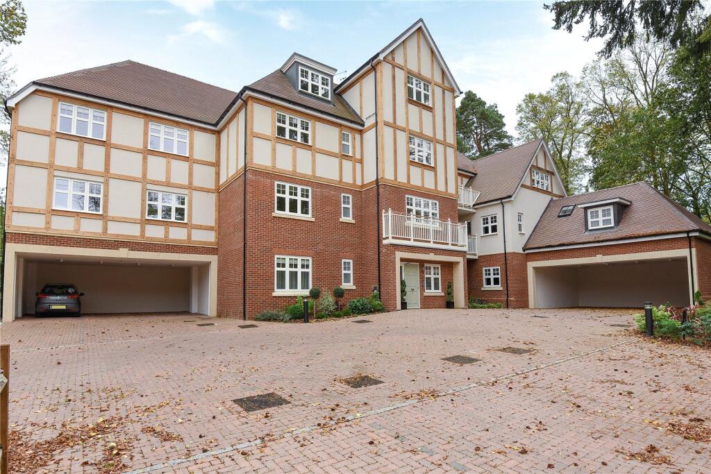 3 bed Apartment for rent in Sunningdale. From Breckenridge Lettings Ltd - Sunningdale