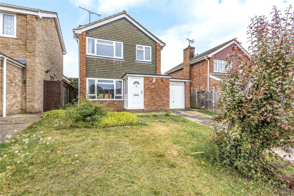 3 bed Detached for rent in Frimley. From Breckenridge Lettings Ltd - Sunningdale