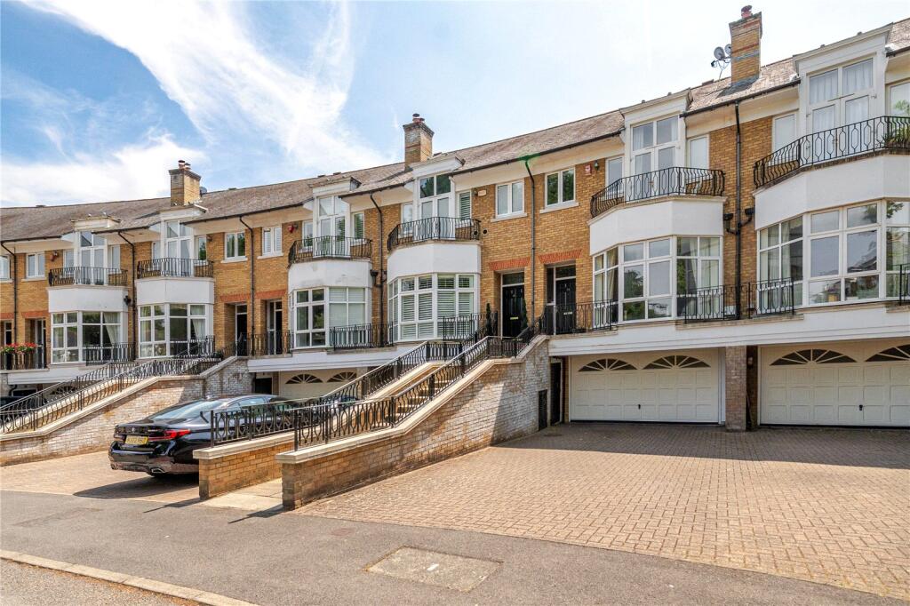 5 bed Mid Terraced House for rent in Egham. From Breckenridge Lettings Ltd - Sunningdale