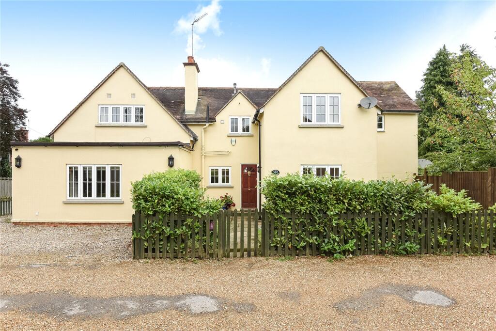 4 bed Detached for rent in Sunningdale. From Breckenridge Lettings Ltd - Sunningdale
