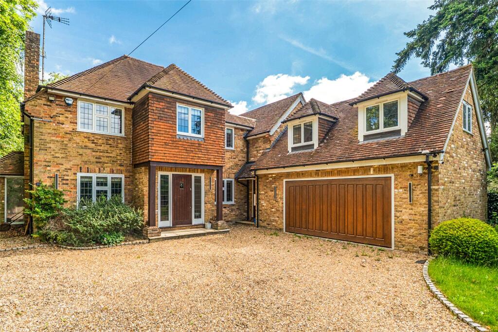 6 bed Detached for rent in Gerrards Cross. From Breckenridge Lettings Ltd - Sunningdale