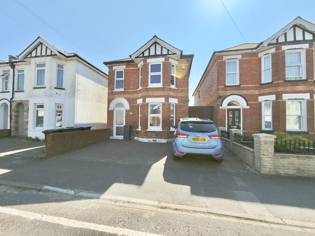 3 bed Detached for rent in Bournemouth. From Avenue Estates - Bournemouth