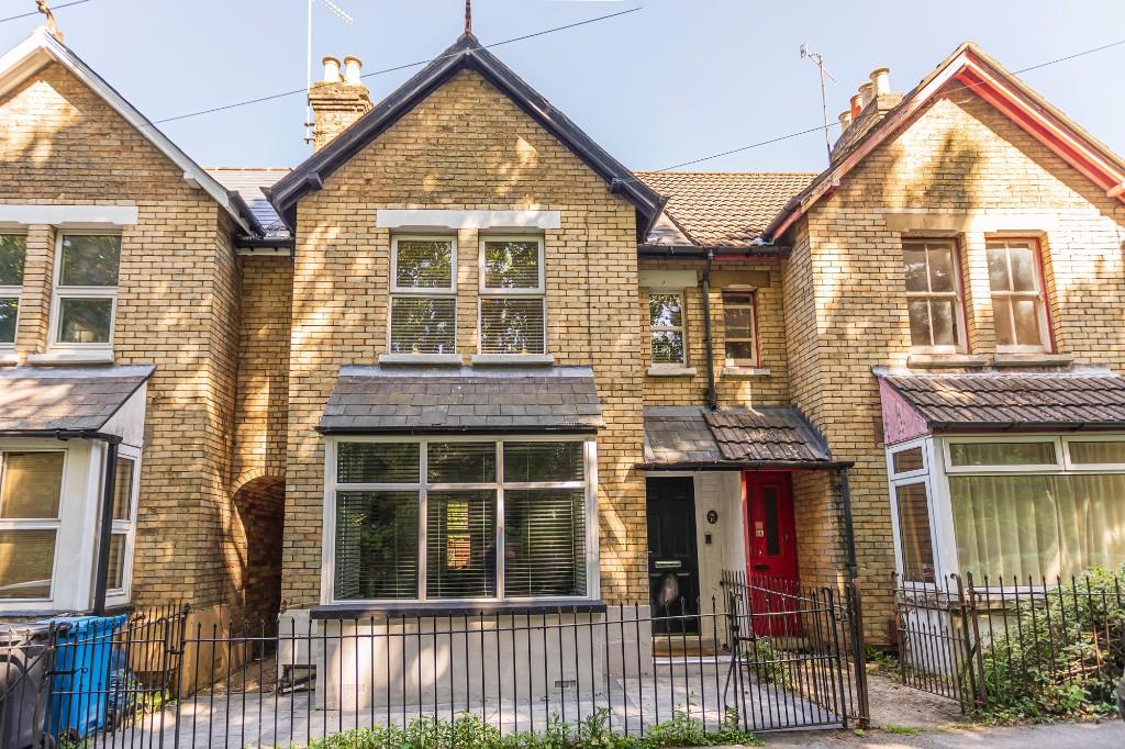 3 bed Mid Terraced House for rent in Poole. From Avenue Estates - Bournemouth